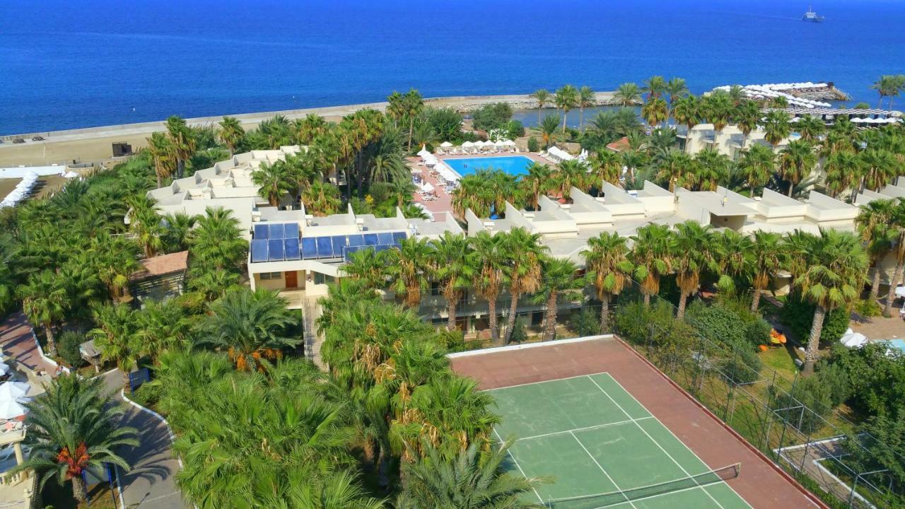 Oscar Beachfront Resort & Spa & Casino Kyrenia  Exterior photo