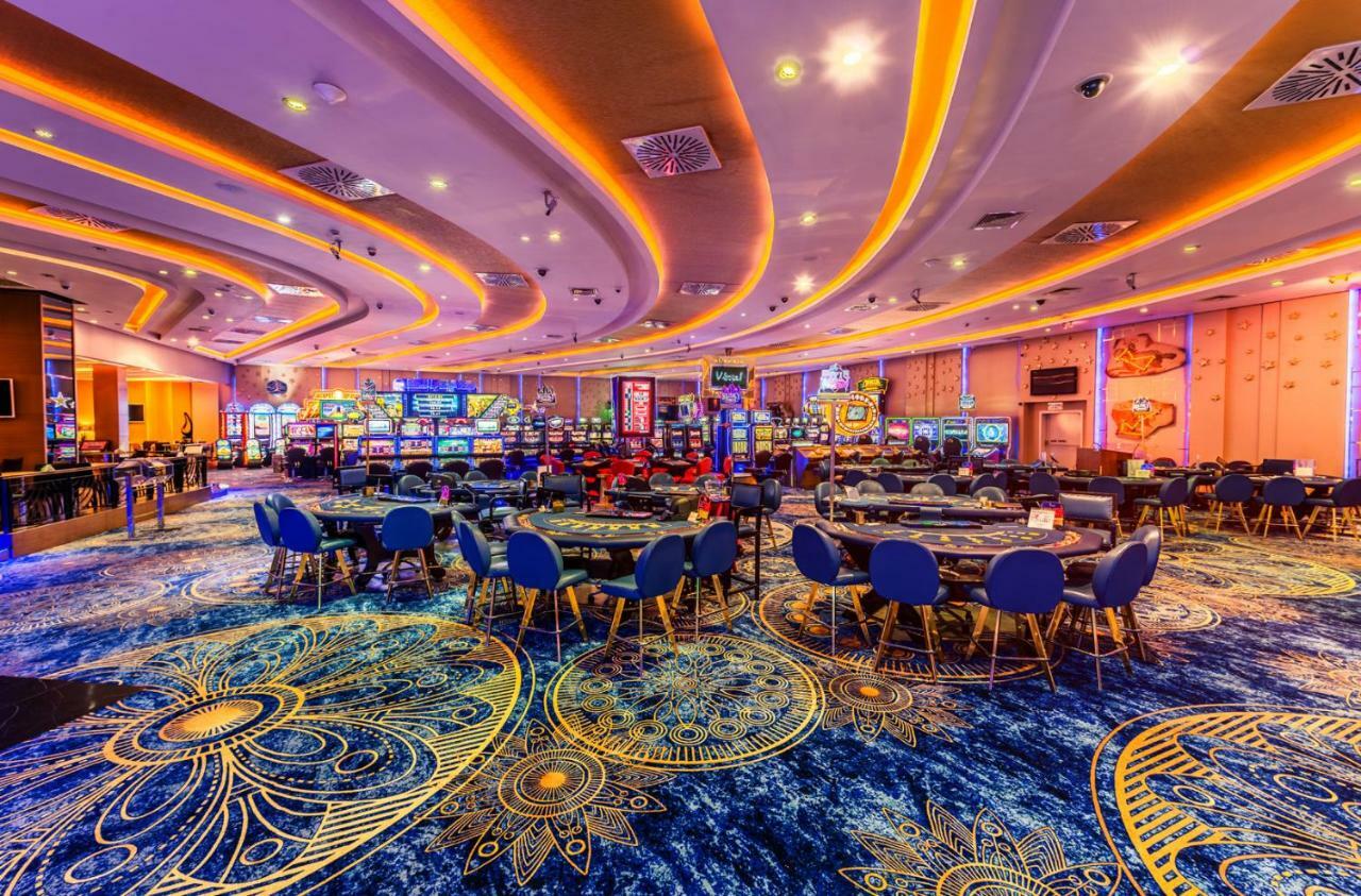 Oscar Beachfront Resort & Spa & Casino Kyrenia  Exterior photo