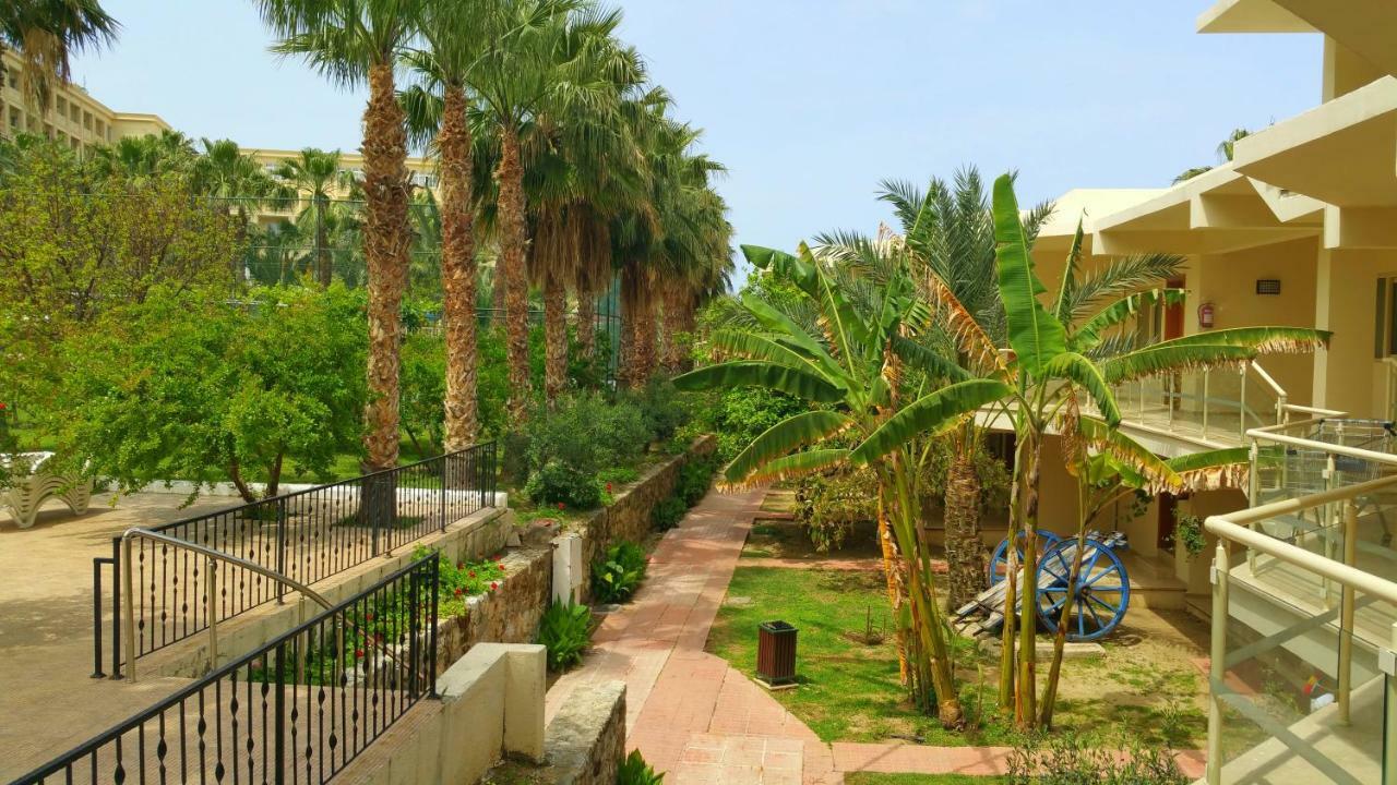 Oscar Beachfront Resort & Spa & Casino Kyrenia  Exterior photo